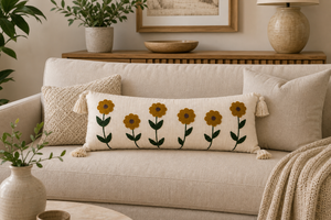 Housse de coussin lombaire décorative en coton brodé main motif moutarde et tournesol, avec pompons, pour canapé - Product Image 6