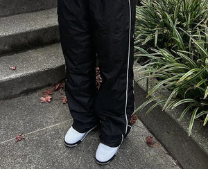 Pantalones de jogging de nailon personalizados para hombre más vendidos, pantalones impermeables ligeros de invierno OEM - Product Image 5