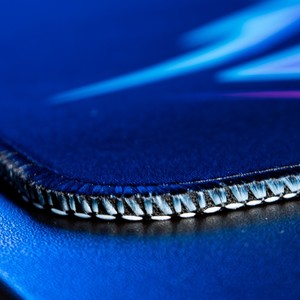 Regalo de Cumpleaños para Gamers, Alfombrilla de Ratón Extendida con Diseño de Auriculares de León 80x30cm, Lavable, Impermeable - Product Image 4
