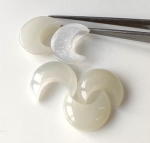 มูนสโตนสีขาวธรรมชาติทรงพระจันทร์เสี้ยว ขนาด 8 มม.-20 มม. แบบหลังแบน สำหรับทำเครื่องประดับ คุณภาพดีที่สุด - Product Image 2