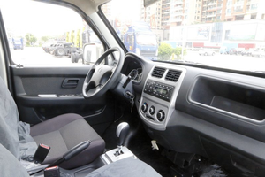 Le fourgonnette/mini-bus électrique le plus rapide et le moins cher, entièrement électrique, avec airbag haute vitesse, autonomie de 601-700 km et moteur de 200-250 kW - Product Image 3