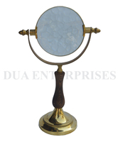 Loupe de bureau vintage en laiton doré brillant et verre, avec support en bois de 4 pouces, objet d'art et de collection décoratif pour bureau
