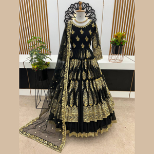 Nuevo vestido de fiesta de diseñador para ropa india y pakistaní Trabajo de secuencia pesada con parte inferior y Dupatta - Product Image 1