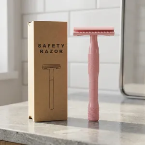 มีดโกนเพื่อความปลอดภัยสีชมพูของมอร์แกน อินดัสทรีส์ ใบมีดคู่สแตนเลสสำหรับผู้ชาย โกนหนวด โกนใต้วงแขน โกนขนตามร่างกาย (ไม้/ไม้ไผ่/สแตนเลส) - Product Image 1