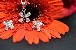 Bijoux pour femmes tendance en argent 925 certifié GRA, pendentif papillon en moissanite personnalisé de haute qualité, pièce maîtresse - Product Image 4