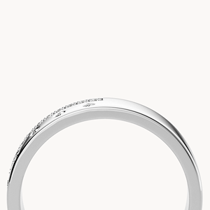 Bague en or 14 carats avec diamant de laboratoire, sertie en canal et disséminée - Product Image 5