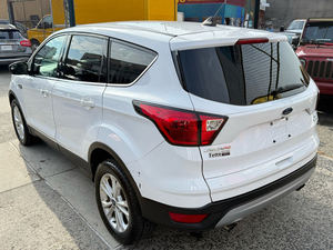 รถยนต์มือสองสุดเท่ ปี 2019 รุ่น E-SCAPE SE AWD SUV ระบบขับเคลื่อน 6 สปีด กำลัง 179 แรงม้า สีขาว น้ำมันเบนซิน ประสิทธิภาพสูง ระบบส่งกำลังแบบครอสโอเวอร์ - Product Image 5