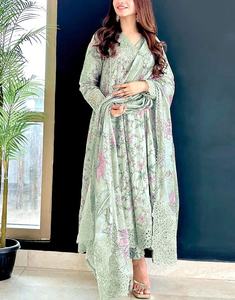 Ropa de fiesta Diseño pesado Peso ligero Traje de 3 piezas en color sólido Hecho completamente personalizado Mujeres Shalwar Kameez con Dupatta - Product Image 2