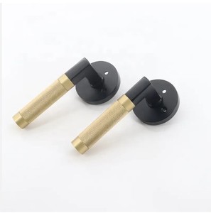 Manija de puerta de latón macizo de lujo American Light Cerradura de puerta de latón satinado con patrón de diamante para puerta interior - Product Image 2