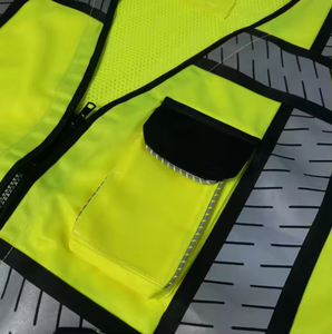 Chaleco de Seguridad de Malla Impermeable con Múltiples Bolsillos y Franjas Reflectantes de Alta Visibilidad de ZOHAN CREATIONS a Precio Económico - Product Image 5