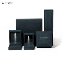 WEIMEI Luxuriöse Dunkelblaue LED Schmuckschatulle Geschenk, Kleine Samt Verlobungsring Wildleder Schmuckaufbewahrungsbox mit Licht