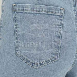 กางเกงขาสั้นของผู้หญิงสีทึบทำจากกางเกงยีนส์กางเกงขาสั้นสไตล์ที่เป็นเอกลักษณ์ - Product Image 6