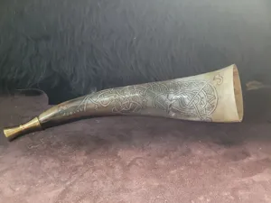 แตรเป่าควายเสียงธรรมชาติแตรแตรสีดำโบราณทำจากหนัง - Product Image 2