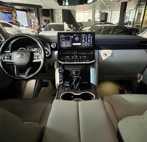 Toyota LandCruiser VX 3.3L V6 essence SUV TWIN-TURBO CHARCHED V6 GAS0LIN _ E Année modèle Véhicule d'occasion RHD/LHD avec conduite à gauche 2022 - Product Image 2