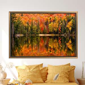 Arte de pared en lienzo con reflexión del bosque de otoño - Impresión de paisaje otoñal, lienzo con marco dorado - Product Image 1