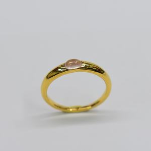 พร้อมจัดส่ง แหวนโรสควอตซ์ธรรมชาติ ดีไซน์หรูหรา ชุบทอง 14K เงินแท้ S925 สำหรับงานแต่งงาน งานหมั้น ของขวัญ สามารถปรับแต่งได้สำหรับร้านค้าปลีก OEM ODM - Product Image 1