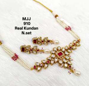 Élégant collier de mariée Kundan personnalisé ensembles valeur imbattable pour les occasions de mariage conçu pour les dernières conceptions de boutiques ethniques - Product Image 5