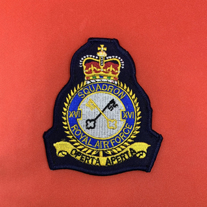 ขอบเมอร์โรว์แบบมีกาวป้ายปักลายหมวกมหาวิทยาลัยผ้าทอลายทแยง - Product Image 2