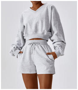 Vente en gros Sweatshirts en coton mélangé personnalisés pour femmes Pull à manches longues et haut court pour la vie active Vêtements d'hiver - Product Image 3