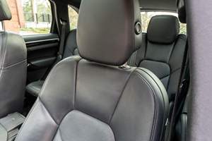 Porsche Cayenne 2013 Usado, Raro, Transmisión Manual de 6 Velocidades, Motor V6, Tracción en las Cuatro Ruedas, 1 Dueño - Product Image 5