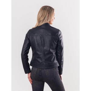 Veste de moto en cuir véritable pour femmes fabriquée par un fabricant pakistanais, nouveau style tendance, respirante, imperméable, fermeture éclair tricotée - Product Image 2