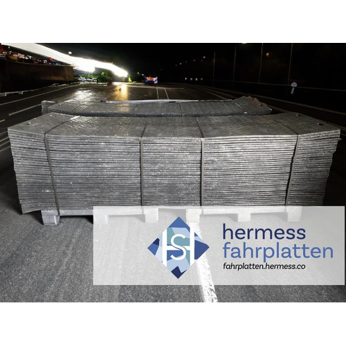 2,400 x 1,200mm 20 mm Plastic Profiles Mobile Construction Road Access Plates Excavator Mats Driving Plates