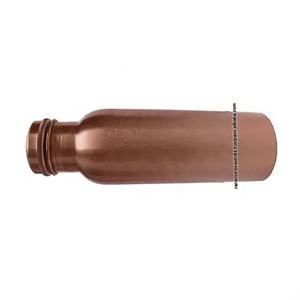 Bouteille d'eau en cuivre pur Une bouteille de conception gravée à la main de qualité supérieure avec des bienfaits ayurvédiques pour la santé, parfaite pour les cadeaux et le yoga - Product Image 5