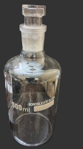 Flacon en verre réactif à large ouverture cylindrique transparent MAYALAB 500 ml avec couvercle en verre pour utilisation en laboratoire - Product Image 2