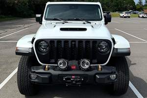 รถจี๊ปแรงเลอร์ อันลิมิเต็ด รูบิคอน 392 ปี 2022 ขับเคลื่อน 4 ล้อ เครื่องยนต์เฮมิ V8 กำลัง 470 แรงม้า พร้อมระบบล็อคเฟืองท้ายหน้าและหลัง - Product Image 2