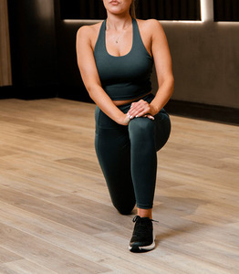 2024 nouveau Design femmes Gym vêtements d'entraînement taille haute respirant Fitness Yoga ensemble vert solide motif Shorts 2 pièces Yoga ensemble - Product Image 3