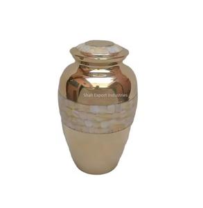 Urne de crémation en laiton couleur argent feuille attrayante bande sculptée cendres commémoratives de longue durée adultes urnes de crémation - Product Image 3