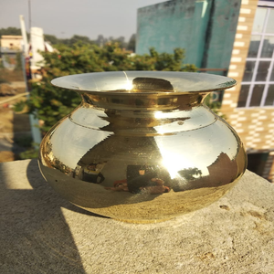 Precio directo de fábrica Latón indio Kalash Lota Pooja Artículos Ceremonias religiosas hindúes Hotel Oficina Uso Venta al por mayor Artesanía de metal - Product Image 5