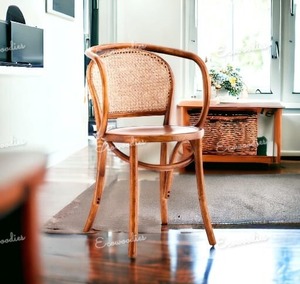 Asiento cómodo Estética elegante Silla de mimbre elegante Silla de brazo de caña de ratán natural para café al aire libre Restaurante Resort - Product Image 1