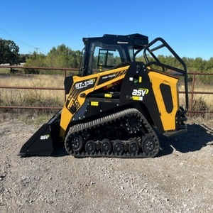 รถตักดินขนาดเล็ก ASV RT130 ยี่ห้อ Doosan ประสิทธิภาพการทำงานสูง พร้อมอุปกรณ์เสริมที่คมชัด รัศมีการเลี้ยวสั้น เครื่องจักรสำหรับงานดิน - Product Image 5