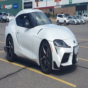 Toyota GR Supra Sedán 1.8 Híbrido Automático Usado 2016-2026, 5 Asientos, Faros LED, Neumáticos R17, Emisión Euro VI, Interior de Tela, En Venta - Product Image 1