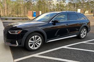 Voiture d'<span class=keywords><strong>occasion</strong></span> propre à faible kilométrage, <span class=keywords><strong>Audi</strong></span> <span class=keywords><strong>A4</strong></span> <span class=keywords><strong>Allroad</strong></span> 2021, prête à être expédiée dans le monde entier. - Product Image 3