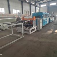 Ligne de production d'extrusion de profilés de porte solide en PVC WPC d'occasion à haute automatisation, machine de fabrication avec moteur SIEMENS à double vis