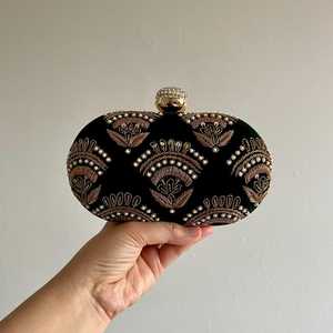 Bolso de Mano Clásico Casual de Seda Hecho a Mano con Diseño de Media Luna de Perlas, Impermeable, Suave, Regalo de Boda India - Product Image 5