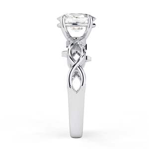 Anillo de compromiso incoloro con corte de cojín alargado de 1.50CT, banda retorcida, anillo de bodas hecho a mano para mujer, puntas de garra - Product Image 3