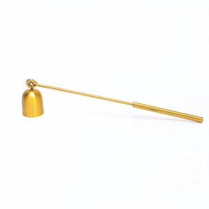 Éteignoir à bougie en métal et aluminium de couleur dorée de style moderne fabriqué à la main dernière conception de meilleure qualité personnalisée en gros en vrac - Product Image 1