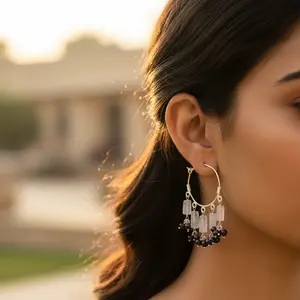 Boucles d'oreilles pendantes en argent 925 plaqué or 18 carats avec pierre de lune et grenat, design en forme de lustre avec perle et diamant pour femmes - Product Image 2