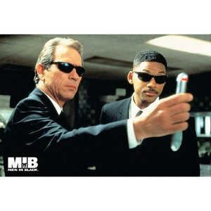 Carte postale Hommes en noir - Product Image 1