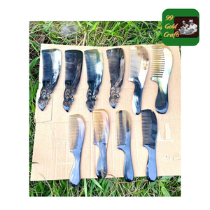 Peigne en corne de buffle de luxe avec dents épaisses-Peigne à cheveux fait main pour des cheveux sans enchevêtrement, soulagement du stress et routine capillaire quotidienne - Product Image 1