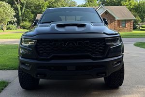 รถมือสองที่เชื่อถือได้ ปี 2026 R-am 1500 RHO Crew Cab 4x4 - Product Image 1