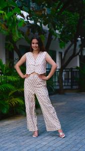 Conjunto de Top Corto sin Mangas con Estampado Pastel y Pantalones Anchos para Mujer, Ligero, Elegante y Cómodo para el Verano - Product Image 4