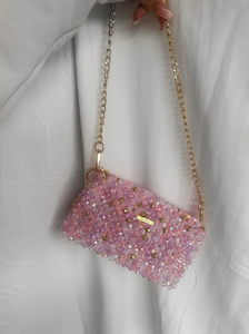 Sac baguette en perles de cristal irisées gris foncé avec bandoulière assortie et pompon décoratif, à prix de gros. - Product Image 2