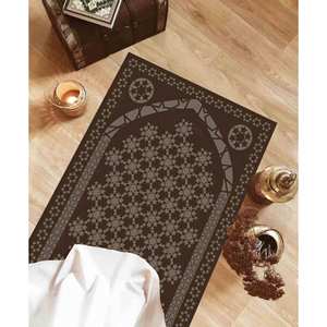 Alfombra de Oración Islámica Marrón: Elegante Alfombra Musulmana Antideslizante, Alfombra Delgada Sin Tejer - Product Image 1