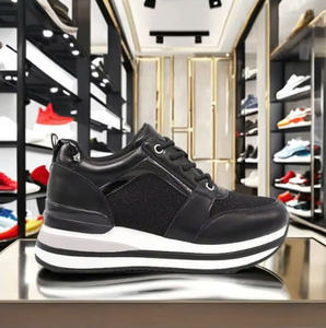 Baskets en cuir pour femmes noires luxueuses confortables mode de haute qualité pour tous les styles populaires sur le prix du marché - Product Image 1