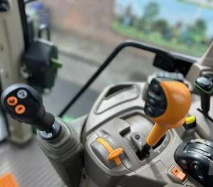 Suministro de fábrica JOHNN DEERE 6130M Tractor de ruedas 4WD - Product Image 6