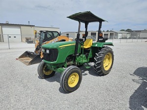 Potente tractor de rueda Johnnn Deeereee 5045D usado 4x4 para motor 60HP agricultura en stock comprar precio al por mayor para la venta - Product Image 3